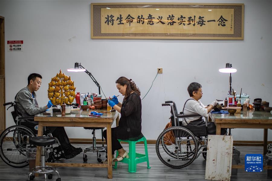 东方果博app